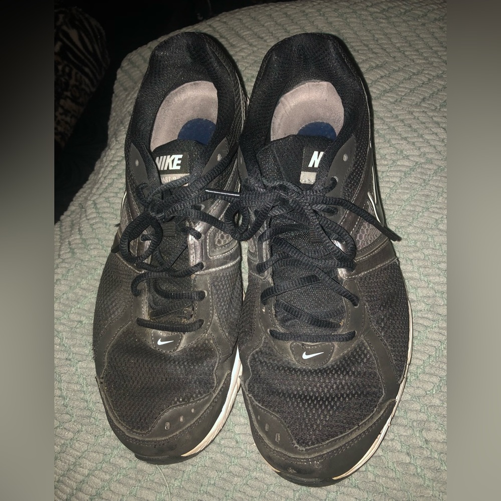 2011 Nike Dart 9 Men's Sneakers size 10.5